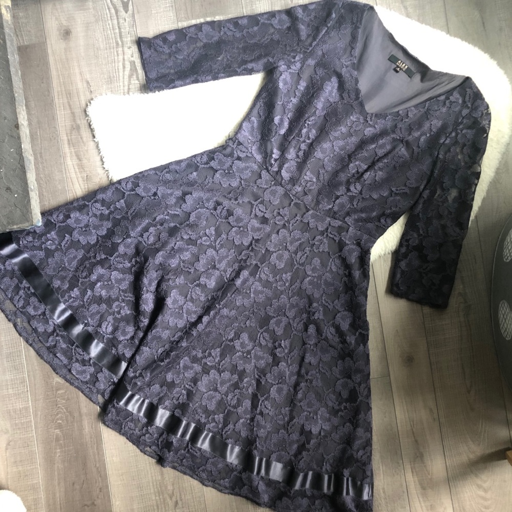 Alex Marie 3/4 sleeve V Neck Blue Lace Dress s6